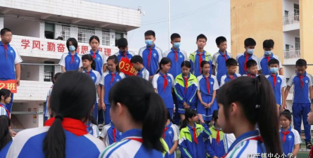 东兴市江平镇中心小学环境