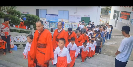 丰塘镇中心小学环境