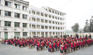 团坝镇中心小学环境