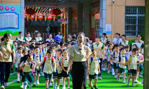 望埠镇江边咀小学附属幼儿园