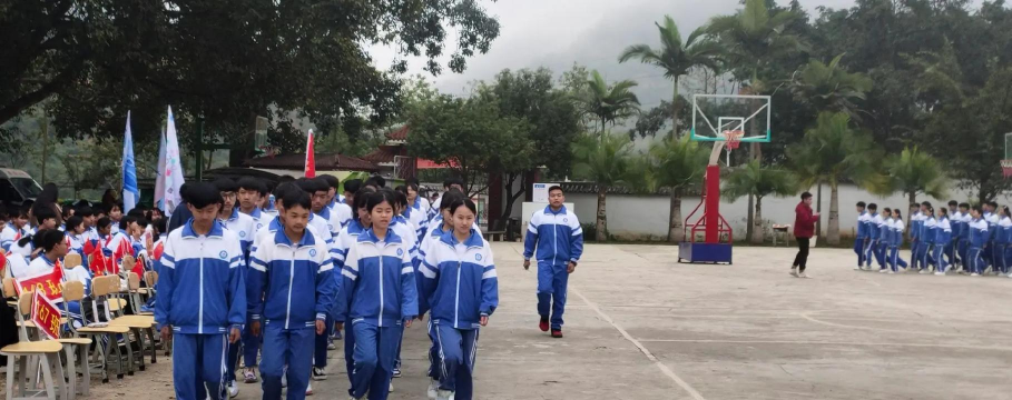 云县忙怀中学环境