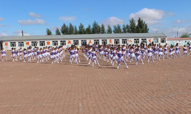 腰新乡中心小学