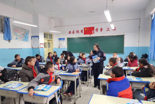 夏普吐勒乡中心小学