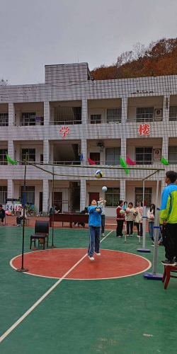 龙坪镇中心学校