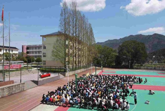 陈家河镇中学环境