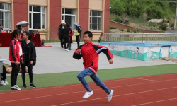 安图县明月镇福兴中心小学校