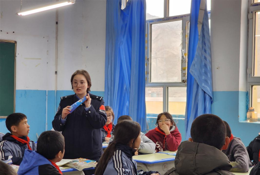 松他克乡肖路克中学