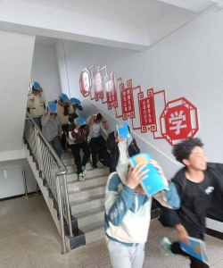 利川市谋道镇长坪初级中学