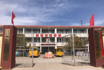 花牛镇杨家河附中环境