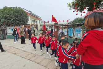 大林村冲旁幼班环境