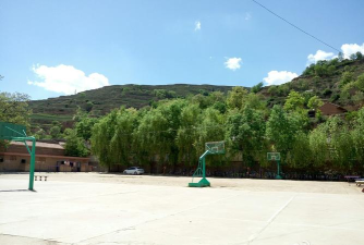 张家川县刘堡乡中学环境