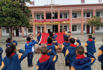 老河口市孟楼镇李河中心小学环境