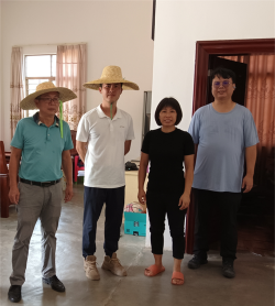 草潭镇第一小学