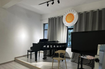 宁海朝露艺术培训有限公司环境