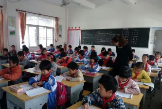 龙村镇第二中心小学