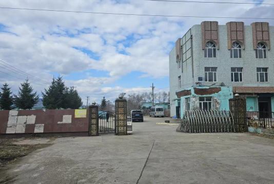 富锦市大榆树镇隆川中学