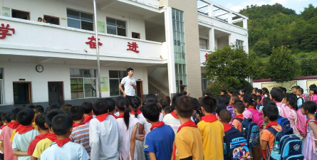 大龙华镇长布小学
