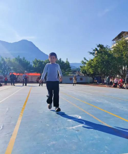 华坪县人民小学