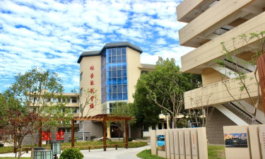 余姚市梁弄镇初级中学