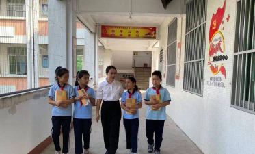 凤江镇凤湖小学