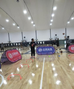 平南县狂篮篮球俱乐部有限公司