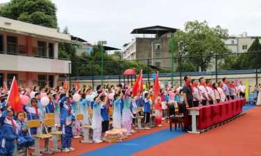 巴州区平梁乡东兴场小学