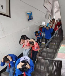 自贡市自流井区荣边镇中心小学