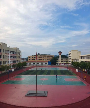 小溪乡初级中学