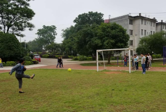 桂林市临桂县六塘镇中心小学