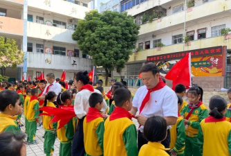 防城镇第三小学