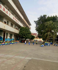 平南县平南镇西山小学