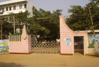 灵山镇中心学校