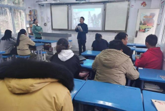 雷波县烂坝子乡中心校