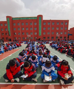 哈密市二堡三中