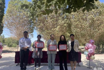 哈密市三乡开发区学校