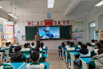 康县李坝中心小学