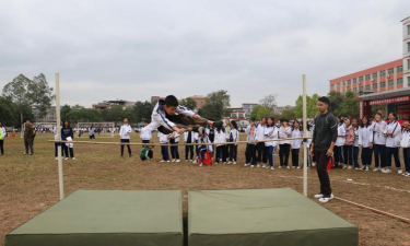 英德市英东中学