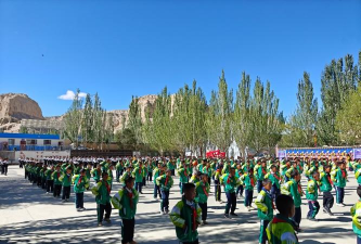 阿合塔拉中心小学