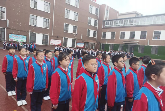 白塔区工农小学