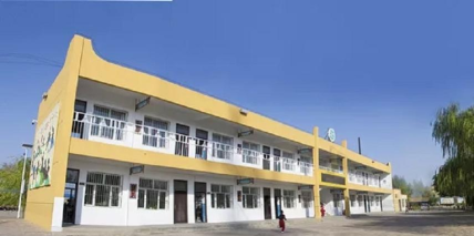 白泥井中心小学