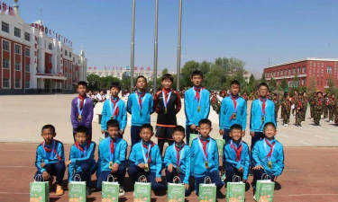 乌拉特后旗第一完全小学