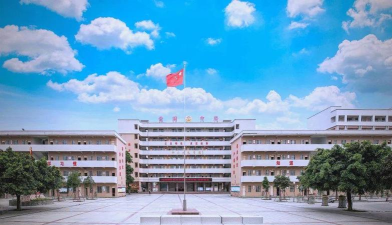 湛江市坡头区爱周中学
