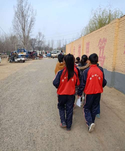 泊头市西辛店乡鲁屯中心小学