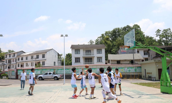 大白乡双庙杨初级中学