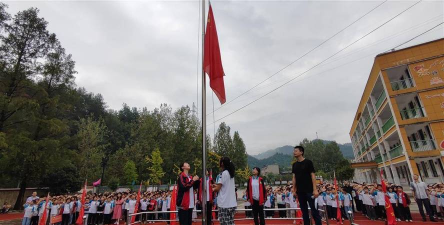 郧西县涧池乡风景中心小学
