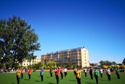 新民市兴隆镇学校