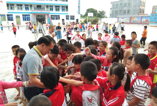 遂溪县杨柑镇艾占小学