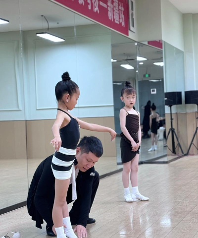 乌苏市爱尚舞艺术培训有限公司