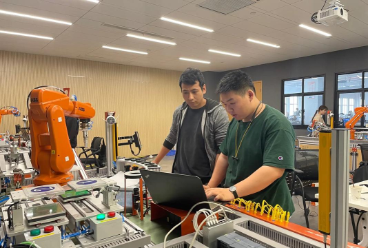 鄂尔多斯市康巴什区未来机器人培训有限公司