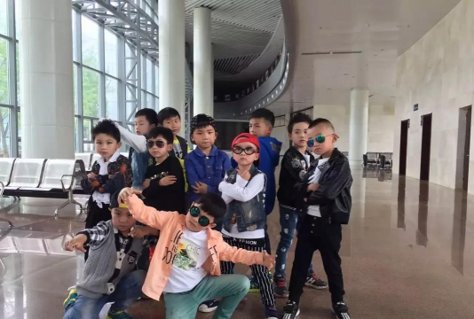 武宁县嘻哈街舞培训中心有限公司